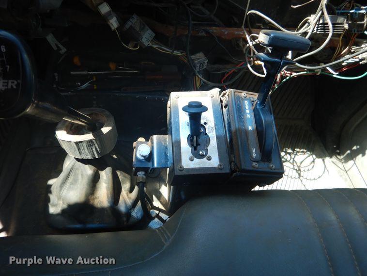 image for item DM3985 1999 Chevrolet C7500  dump truck