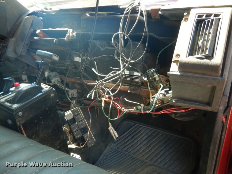 image for item DM3985 1999 Chevrolet C7500  dump truck