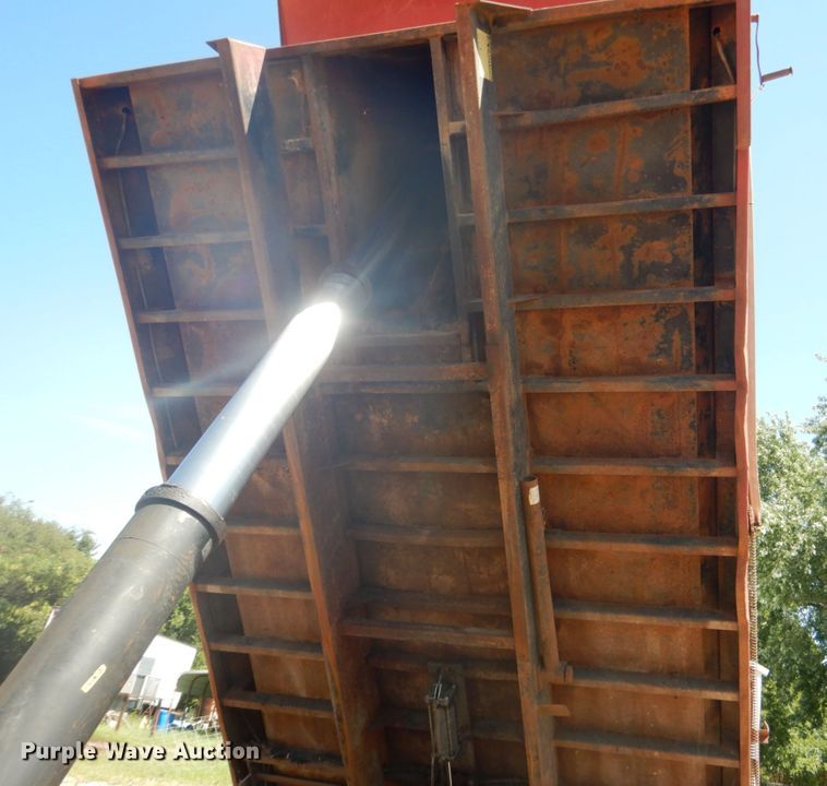 image for item DM3985 1999 Chevrolet C7500  dump truck