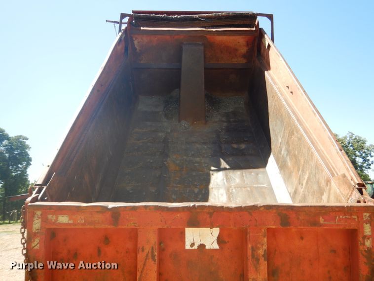 image for item DM3985 1999 Chevrolet C7500  dump truck