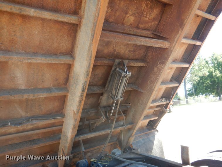 image for item DM3985 1999 Chevrolet C7500  dump truck