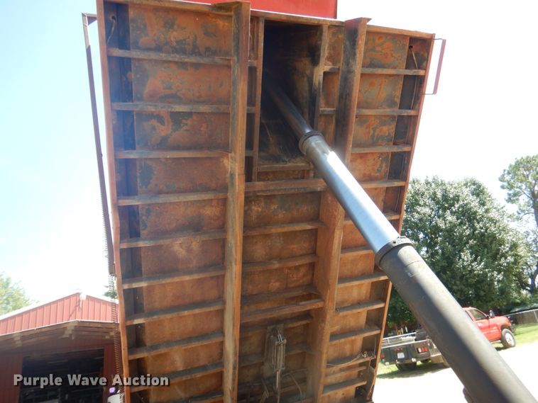 image for item DM3985 1999 Chevrolet C7500  dump truck