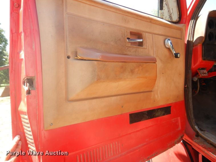 image for item DM3986 1989 Chevrolet Kodiak C70  dump truck