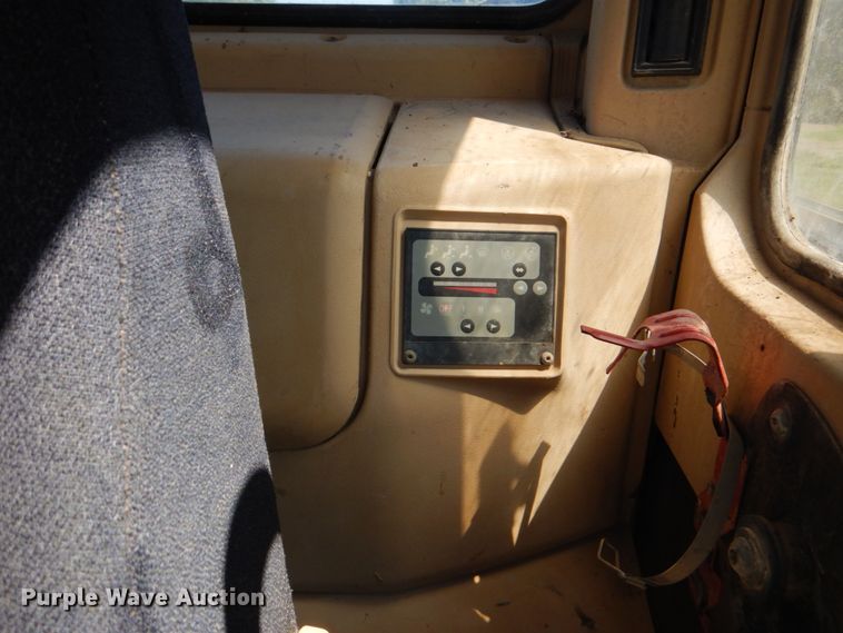 image for item DM3987 1994 Caterpillar 312  mini excavator