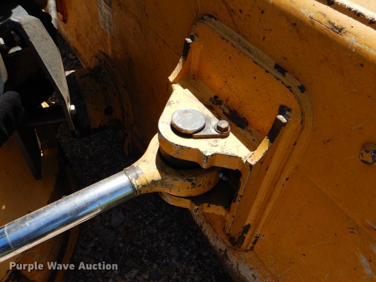 image for item DM3989 2013 John Deere 450J LT  dozer