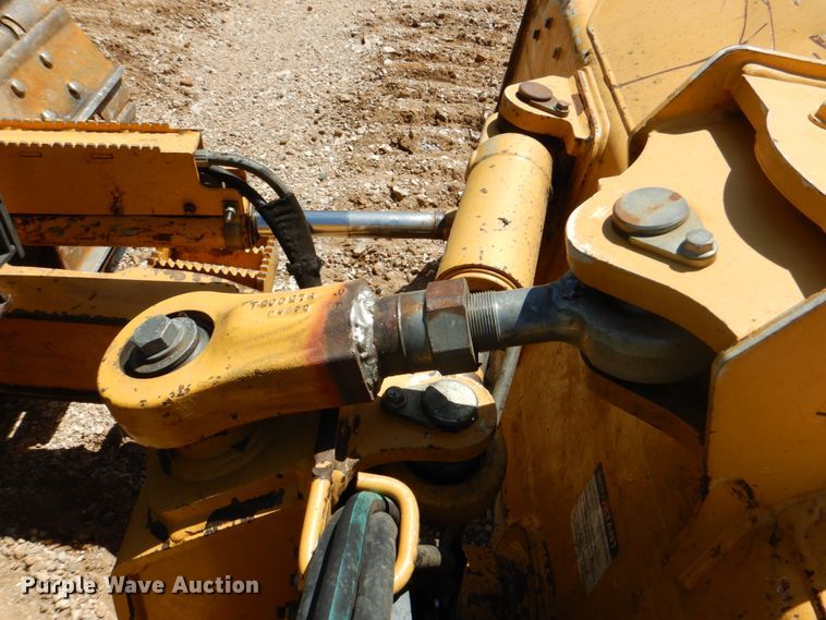 image for item DM3989 2013 John Deere 450J LT  dozer