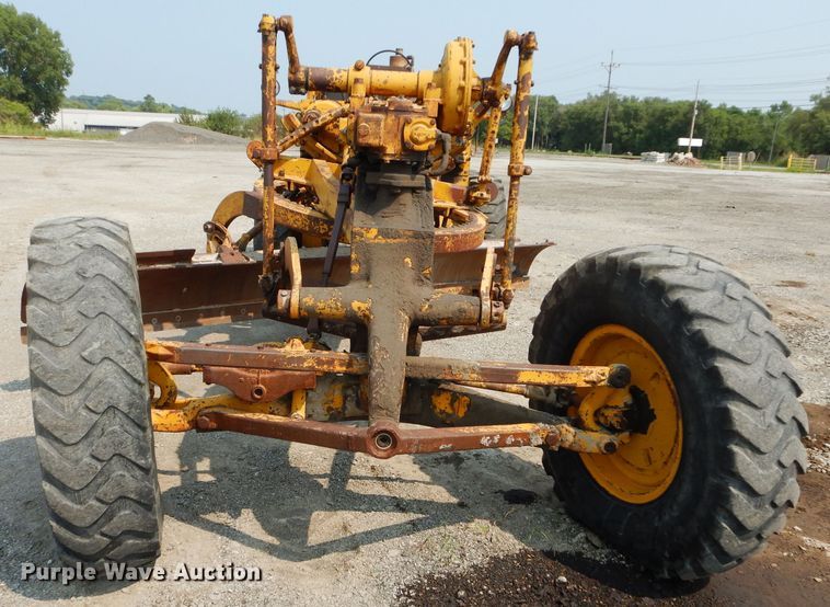 image for item DM4361 1961 Caterpillar 12E  rigid frame motor grader