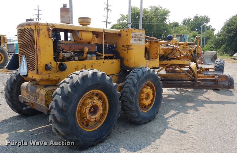 image for item DM4361 1961 Caterpillar 12E  rigid frame motor grader
