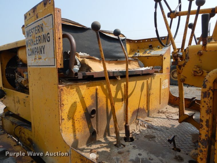 image for item DM4361 1961 Caterpillar 12E  rigid frame motor grader