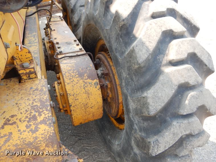 image for item DM4361 1961 Caterpillar 12E  rigid frame motor grader