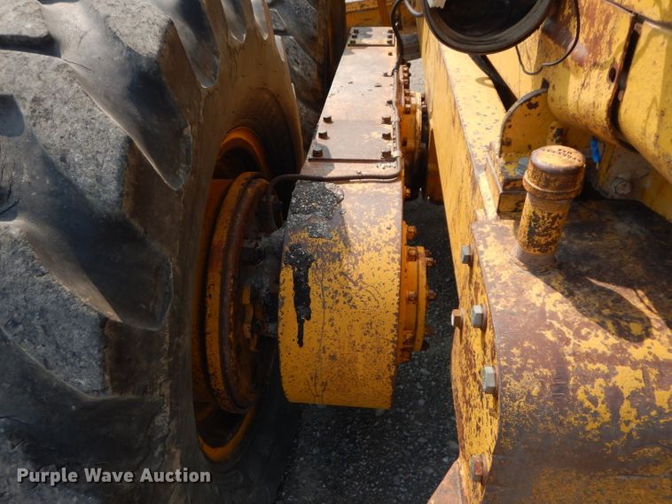 image for item DM4361 1961 Caterpillar 12E  rigid frame motor grader