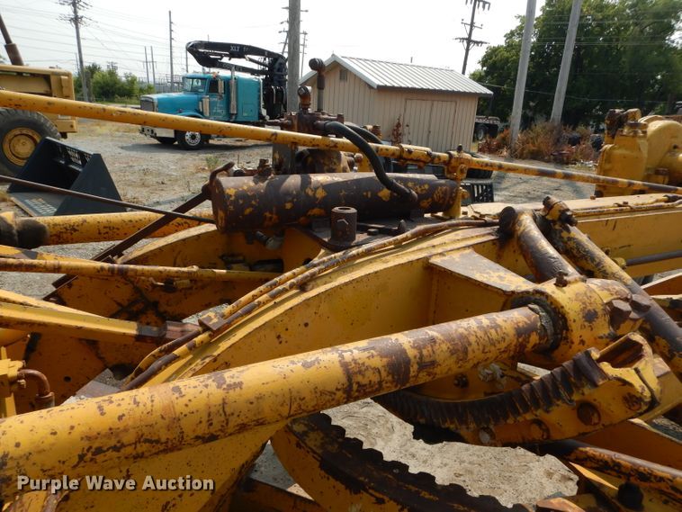 image for item DM4361 1961 Caterpillar 12E  rigid frame motor grader