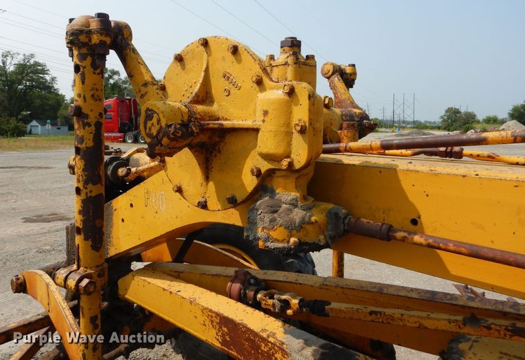 image for item DM4361 1961 Caterpillar 12E  rigid frame motor grader