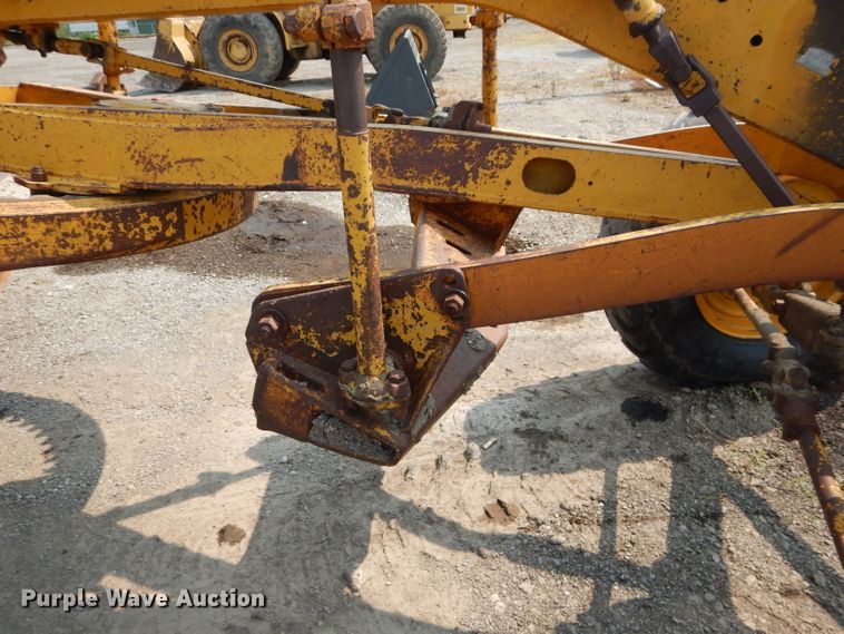 image for item DM4361 1961 Caterpillar 12E  rigid frame motor grader