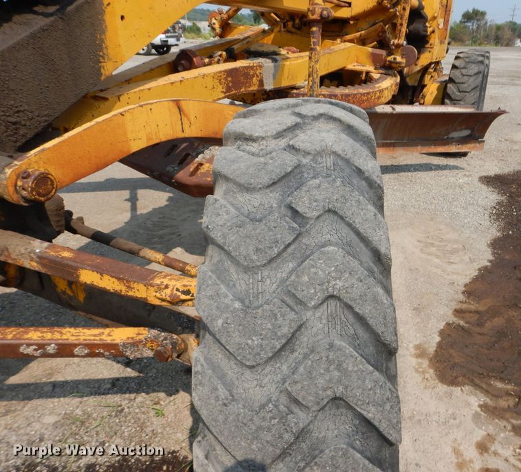 image for item DM4361 1961 Caterpillar 12E  rigid frame motor grader