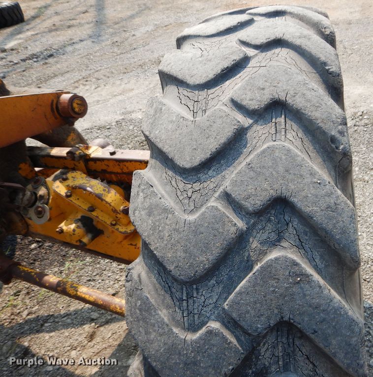 image for item DM4361 1961 Caterpillar 12E  rigid frame motor grader