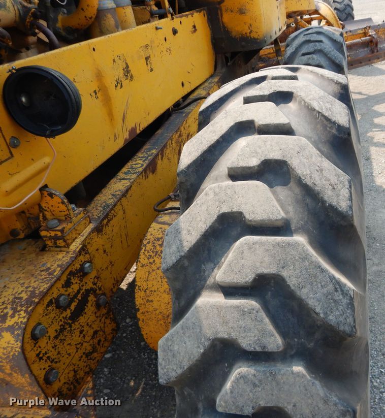 image for item DM4361 1961 Caterpillar 12E  rigid frame motor grader