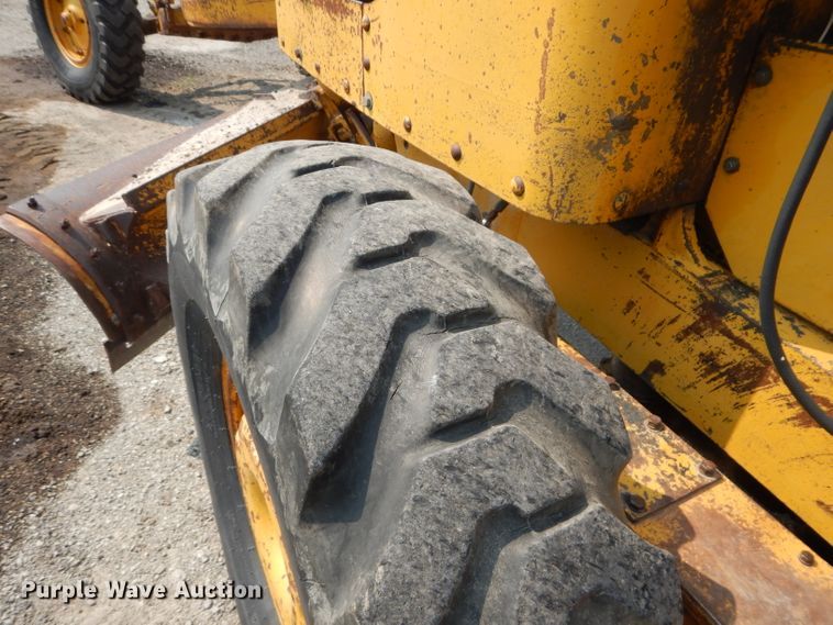 image for item DM4361 1961 Caterpillar 12E  rigid frame motor grader