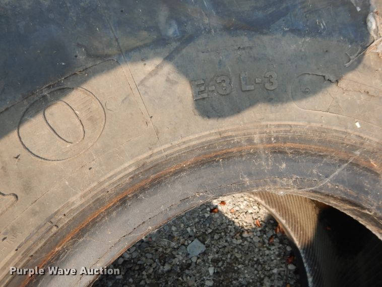 image for item DM4367 (2) Boto 23.5R-25 tires