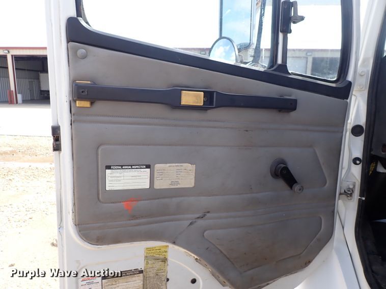 image for item DM5007 1999 Freightliner FL70  Crew Cab utility/service truck