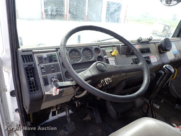 image for item DM5007 1999 Freightliner FL70  Crew Cab utility/service truck