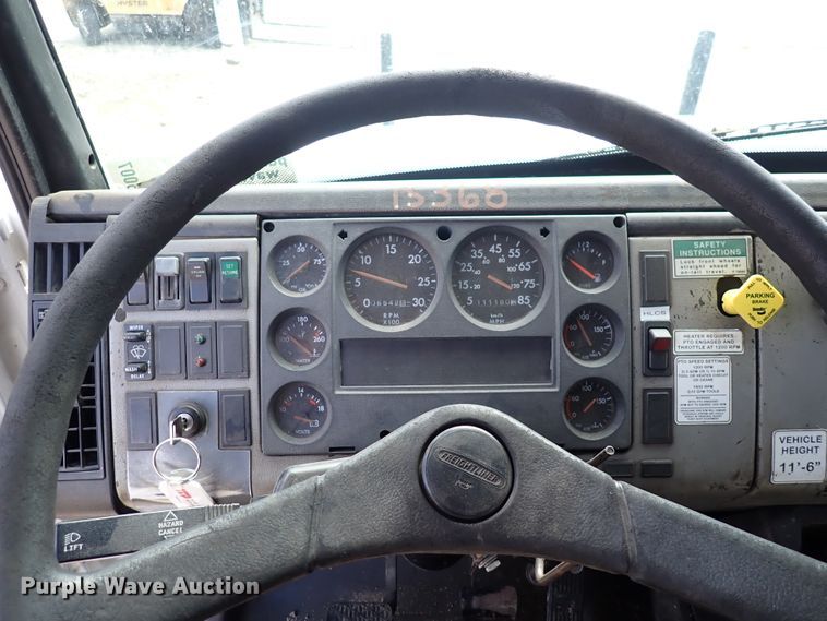 image for item DM5007 1999 Freightliner FL70  Crew Cab utility/service truck