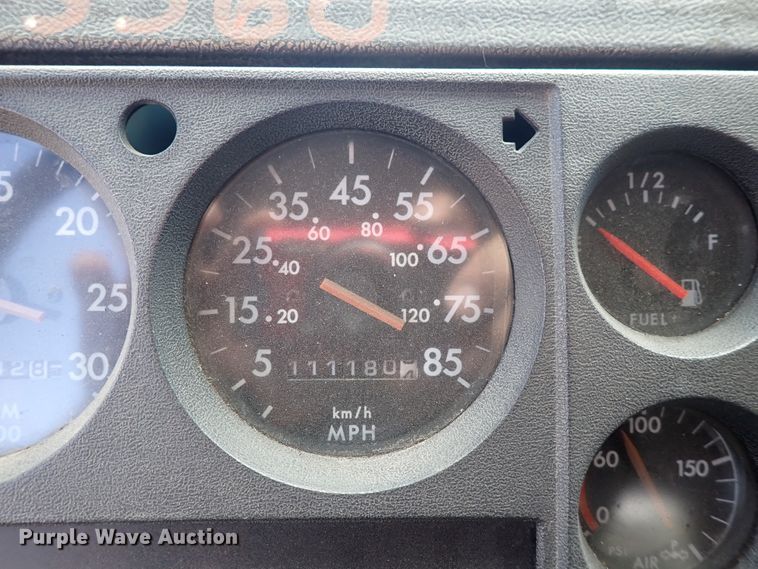 image for item DM5007 1999 Freightliner FL70  Crew Cab utility/service truck