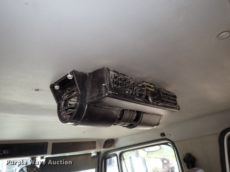 image for item DM5007 1999 Freightliner FL70  Crew Cab utility/service truck