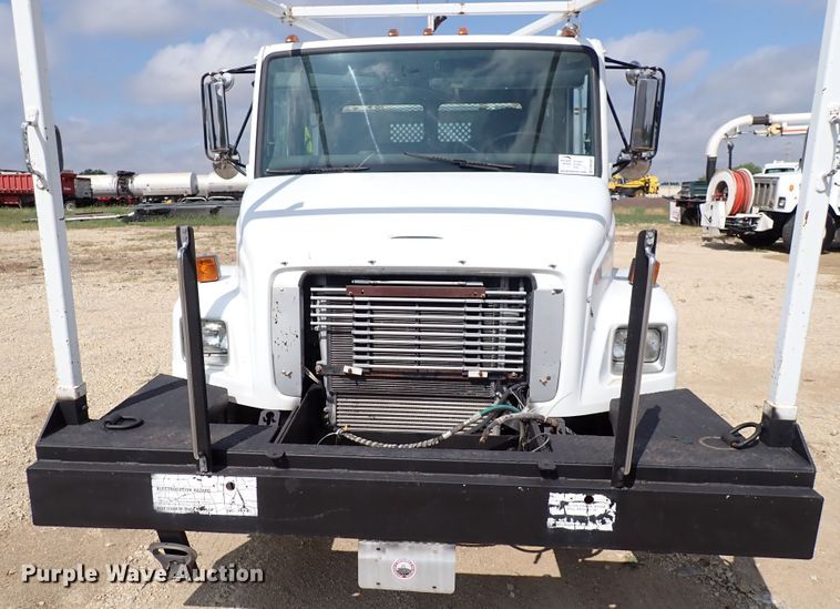 image for item DM5007 1999 Freightliner FL70  Crew Cab utility/service truck