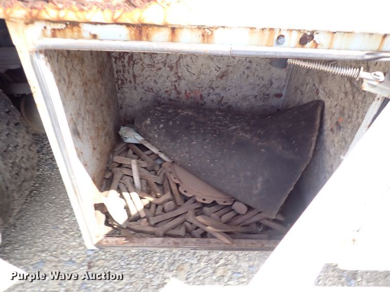 image for item DM5007 1999 Freightliner FL70  Crew Cab utility/service truck