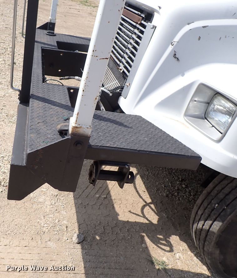 image for item DM5007 1999 Freightliner FL70  Crew Cab utility/service truck