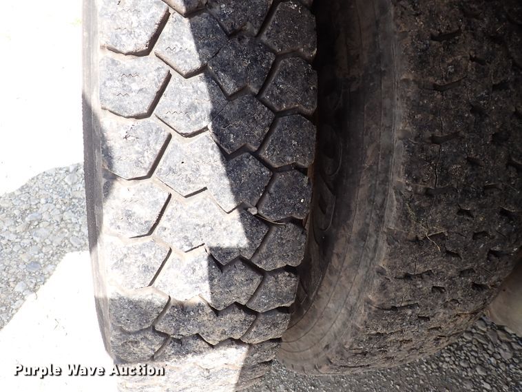 image for item DM5007 1999 Freightliner FL70  Crew Cab utility/service truck