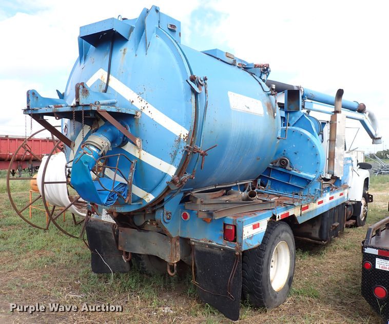 image for item DM5008 1994 Ford L8000  vacuum truck