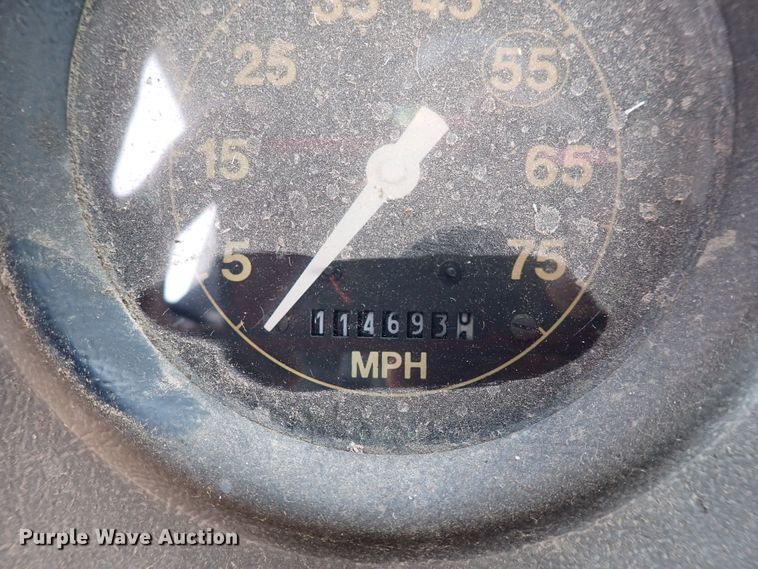 image for item DM5008 1994 Ford L8000  vacuum truck