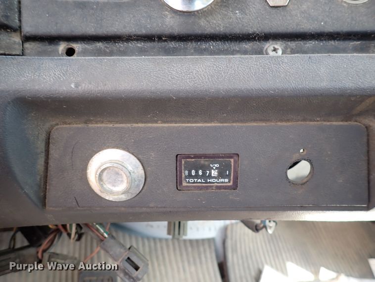 image for item DM5008 1994 Ford L8000  vacuum truck