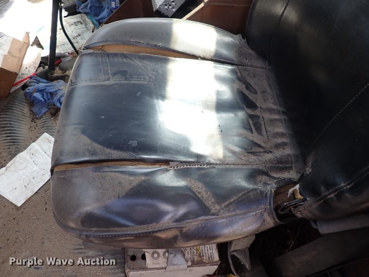 image for item DM5008 1994 Ford L8000  vacuum truck