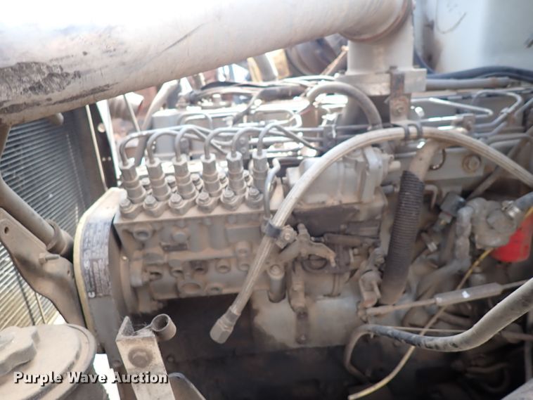 image for item DM5008 1994 Ford L8000  vacuum truck