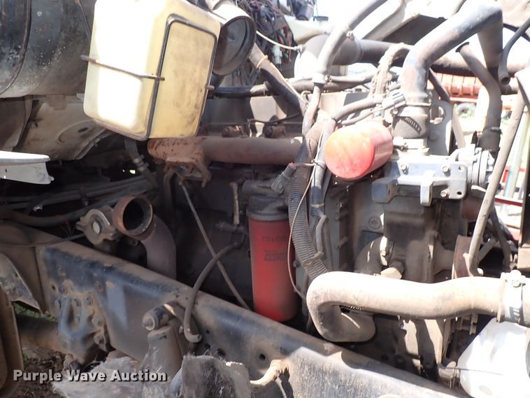 image for item DM5008 1994 Ford L8000  vacuum truck