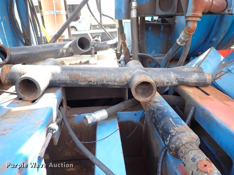 image for item DM5008 1994 Ford L8000  vacuum truck