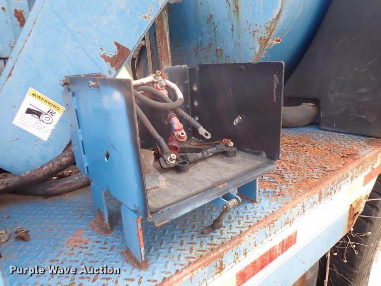 image for item DM5008 1994 Ford L8000  vacuum truck