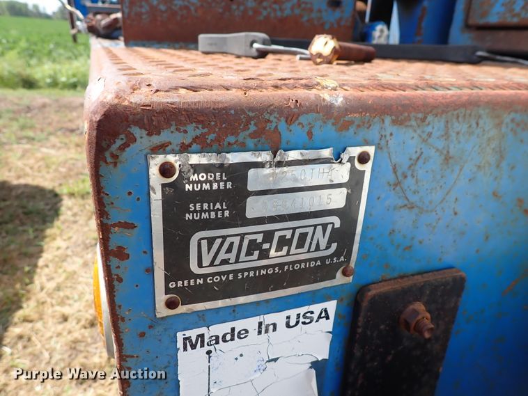 image for item DM5008 1994 Ford L8000  vacuum truck