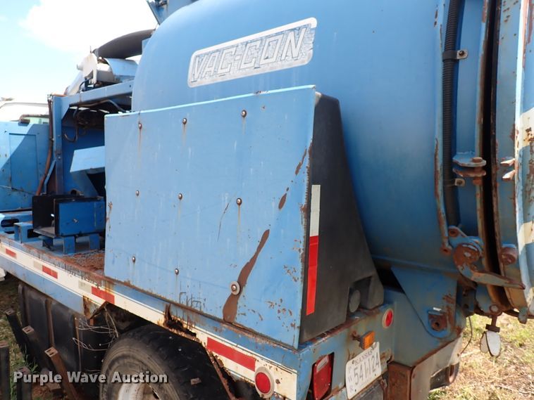 image for item DM5008 1994 Ford L8000  vacuum truck
