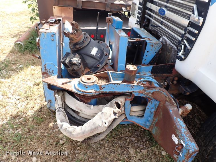 image for item DM5008 1994 Ford L8000  vacuum truck