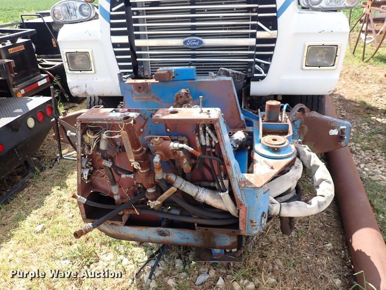 image for item DM5008 1994 Ford L8000  vacuum truck