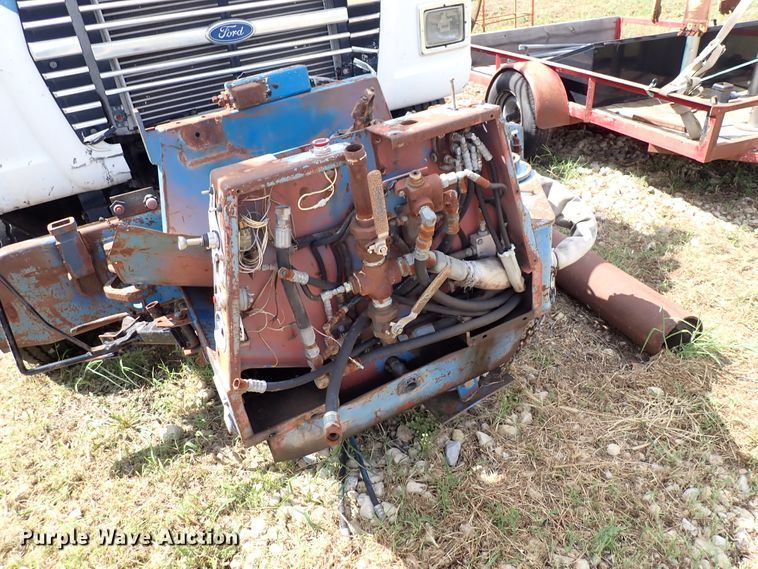 image for item DM5008 1994 Ford L8000  vacuum truck