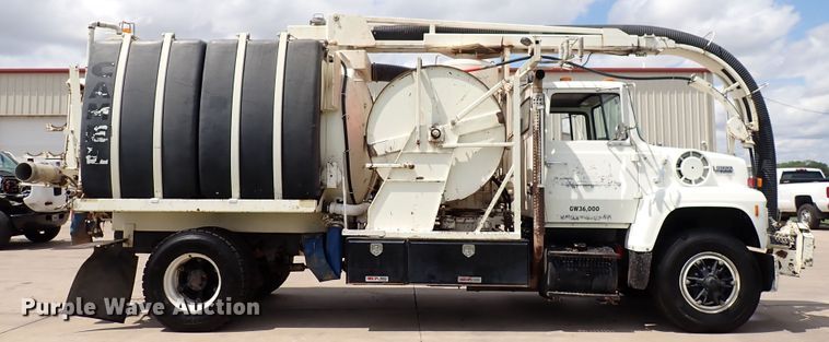 image for item DM5014 1990 Ford LN8000  sewer jetter truck
