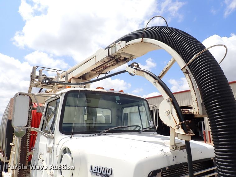image for item DM5014 1990 Ford LN8000  sewer jetter truck