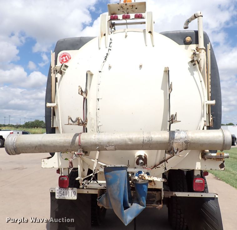 image for item DM5014 1990 Ford LN8000  sewer jetter truck