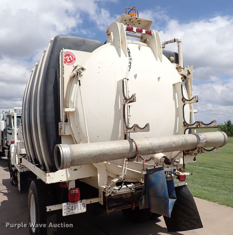 image for item DM5014 1990 Ford LN8000  sewer jetter truck
