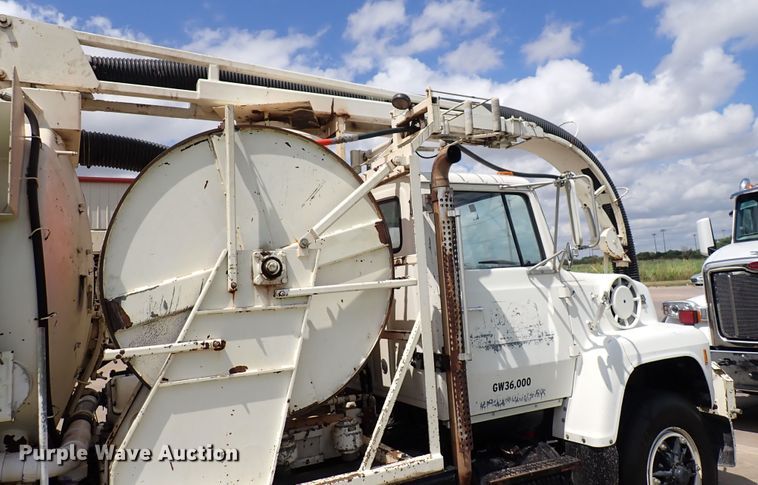 image for item DM5014 1990 Ford LN8000  sewer jetter truck